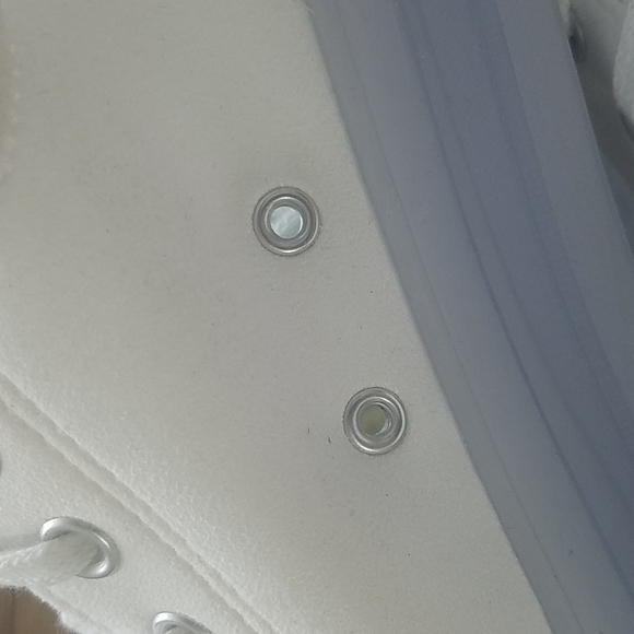 Converse BRAND New - Picture 3 of 15